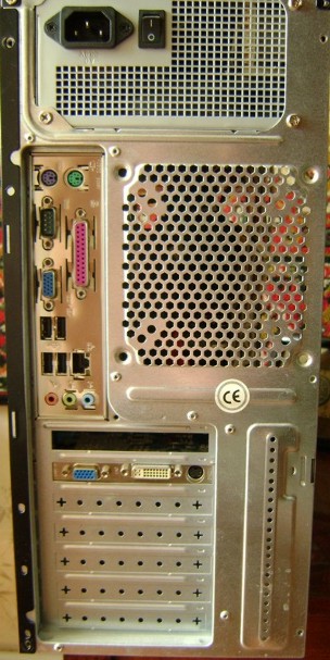 задняя панель системного блока компьютера